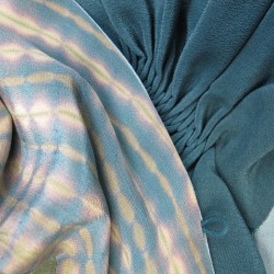 Kimono au col plissé en crêpe de chine