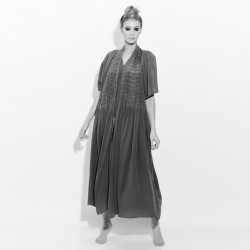 Kimono au col plissé en crêpe de chine