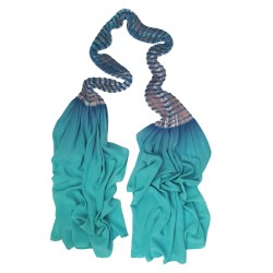 Long pleated scarf in 100% silk crepe de chine, multicolored.
