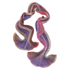 Écharpe plissée plicatwill multicolore en twill de soie fabriquée par sophie guyot atelier d'art et soieries à Lyon
