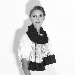 Scarf plissenpli midi, two tones in silk twill, pleated and dyed by sophie guyot soieries in Lyon, France