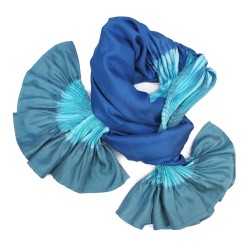Maxi stole plissenpli, pleated silk twill, dyed and made by sophie guyot silks in Lyon France